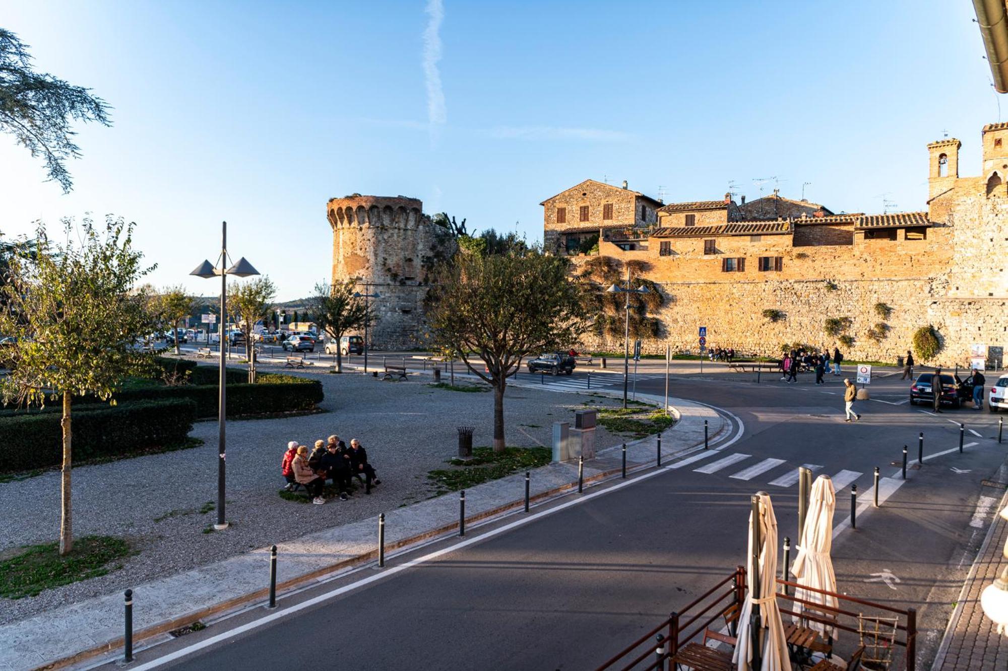 Bellavista Free Parking City Center San Gimignano Exterior photo